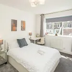 Charming Newly Refurb 2-Bed 2-Bath Entire Apartment With Ac Near Hyde Park, Paddington, Nottinghill And Kensington In Zone 1 Central London