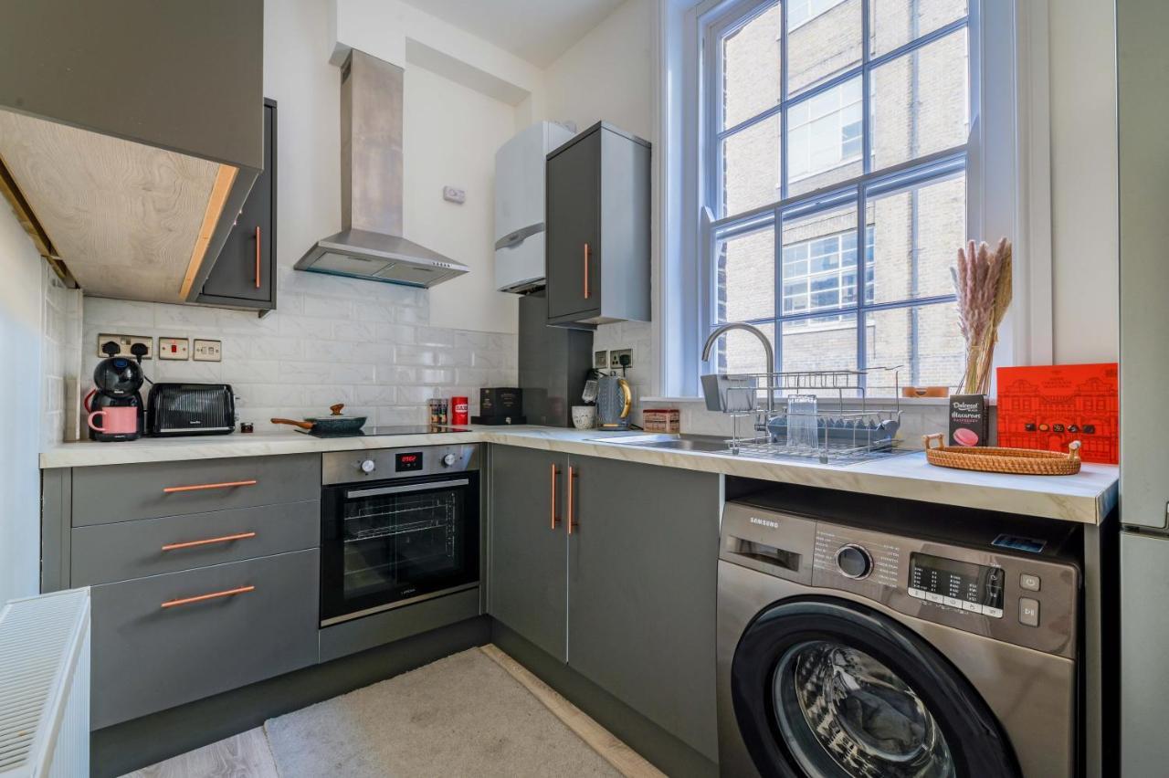 Charming Newly Refurb 2-Bed 2-Bath Entire Apartment With Ac Near Hyde Park, Paddington, Nottinghill And Kensington In Zone 1 Central London *