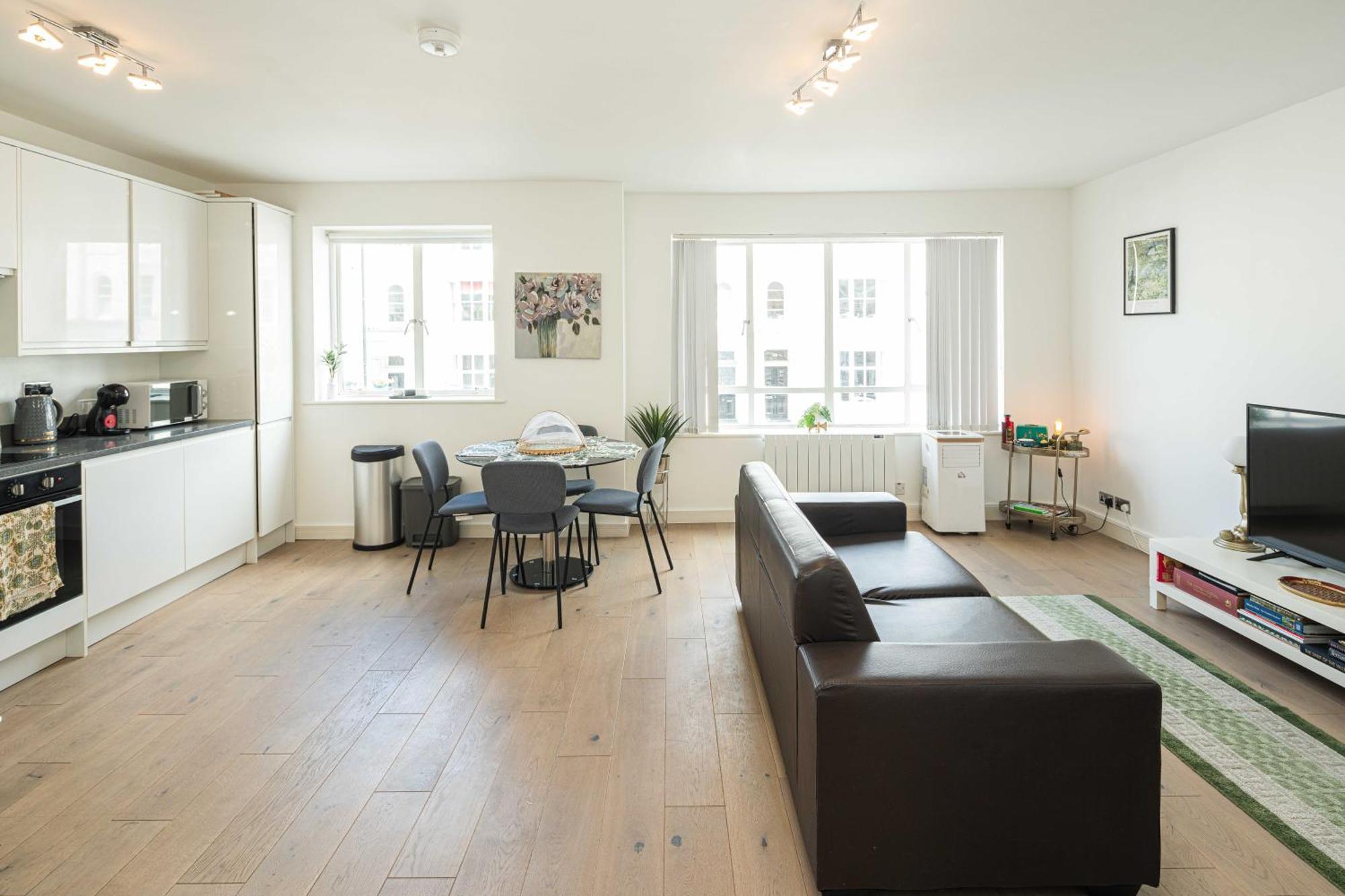 Charming Newly Refurb 2-bed 2-bath Entire With Ac Near Hyde Park, Paddington, Nottinghill And Kensington In Zone 1 Appartamento Londra