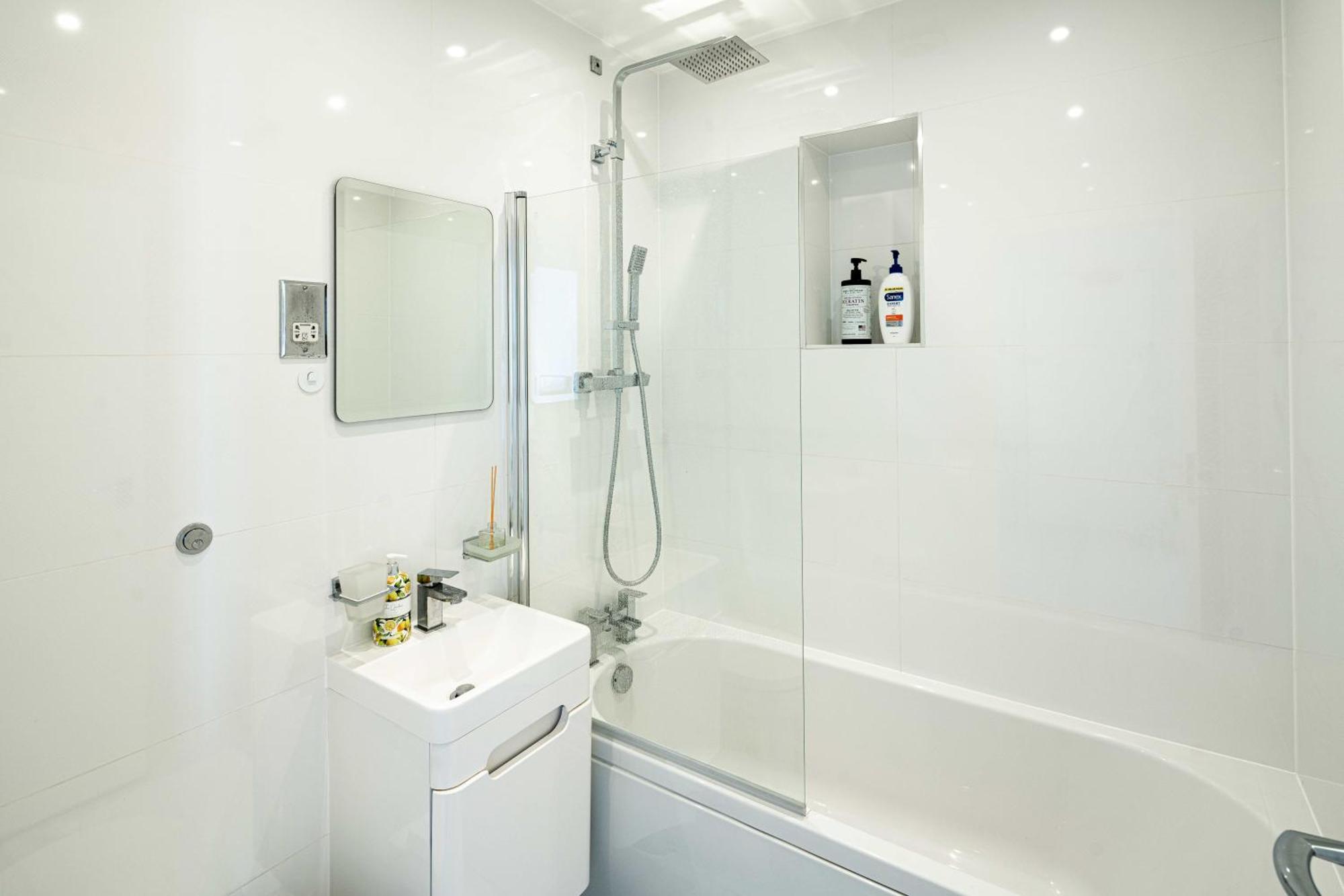 Charming Newly Refurb 2-Bed 2-Bath Entire Apartment With Ac Near Hyde Park, Paddington, Nottinghill And Kensington In Zone 1 Central London Apartament *